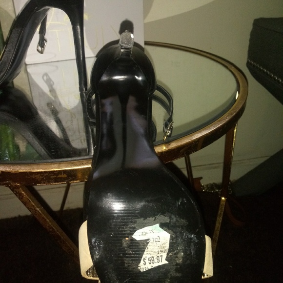 Peep toe high heels - Picture 3 of 4